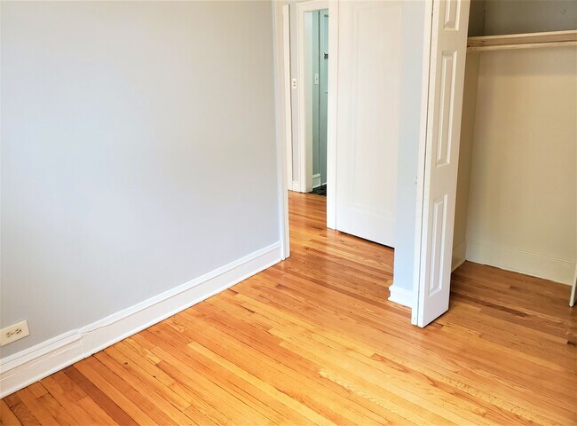 Foto del edificio - 2534 N Kilbourn Ave