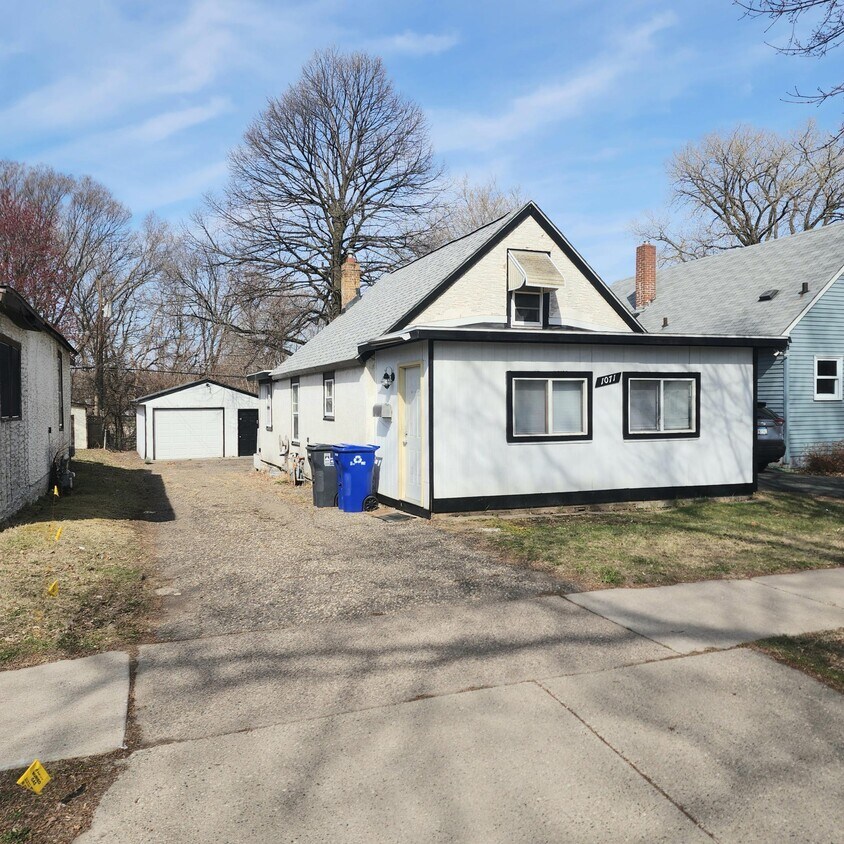 Foto principal - 1071 Norton St