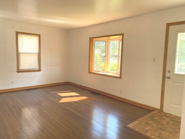 Building Photo - 4916 S Lorel Ave
