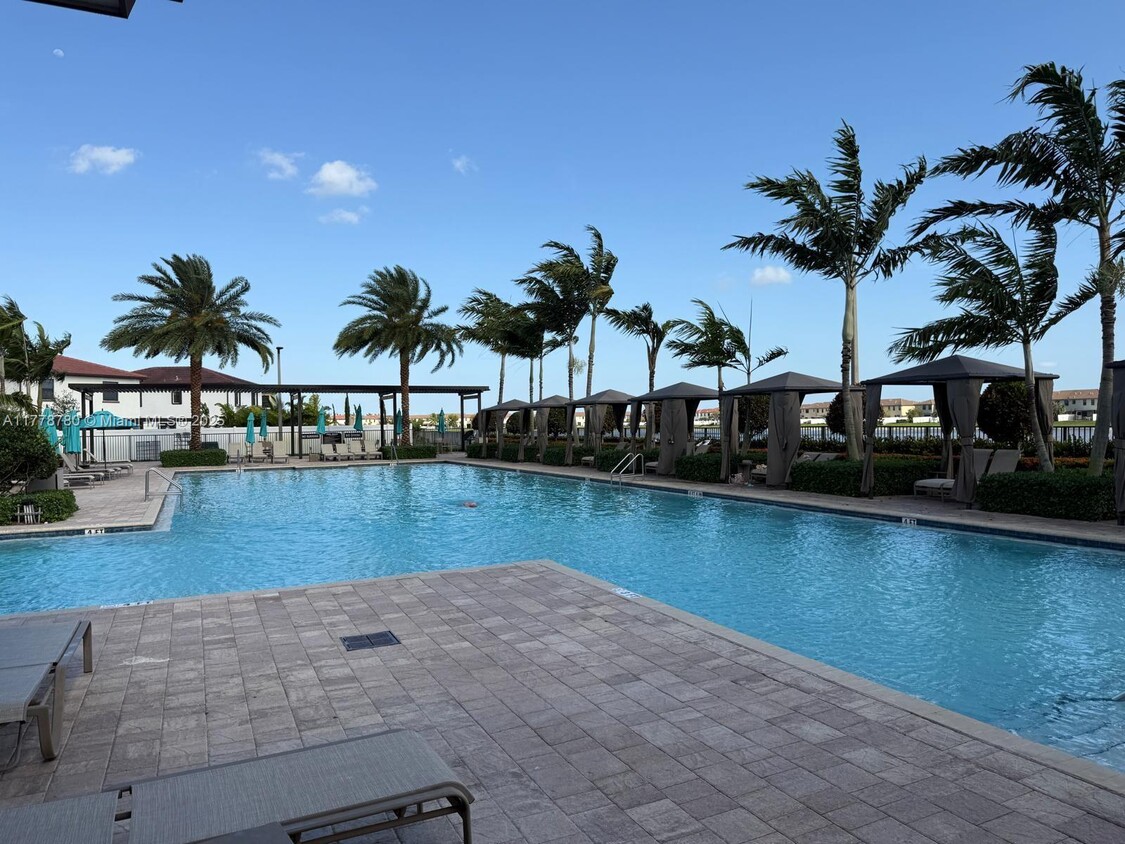 Photo - 3431 W 109th Pl (Hialeah, FL)