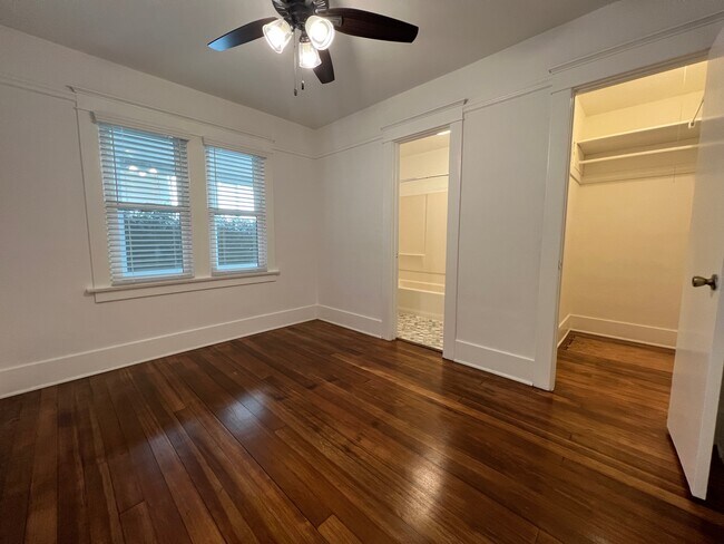 Foto del edificio - 1343 Chelsea Ave