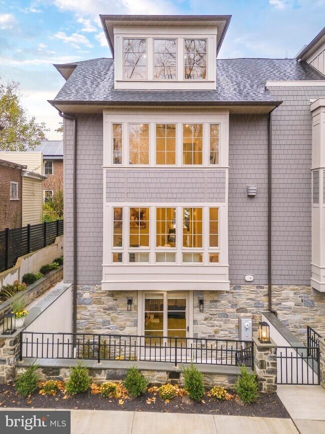 Foto del edificio - 8217-A Shawnee Street