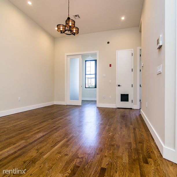 Building Photo - 563 Evergreen Ave