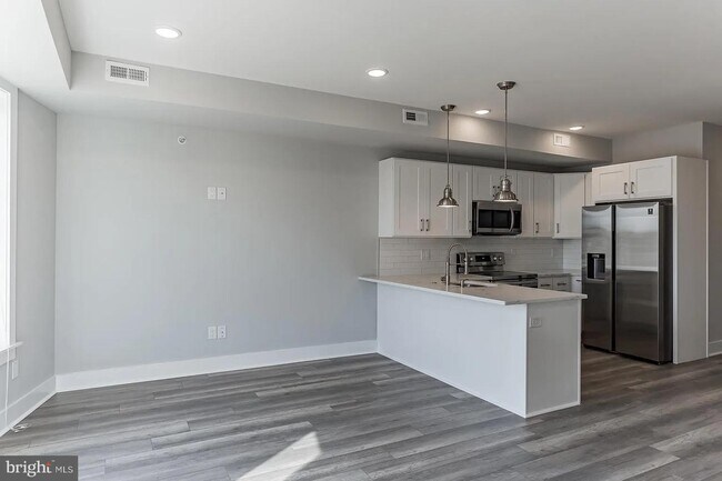 Building Photo - 2208 Ridge Ave