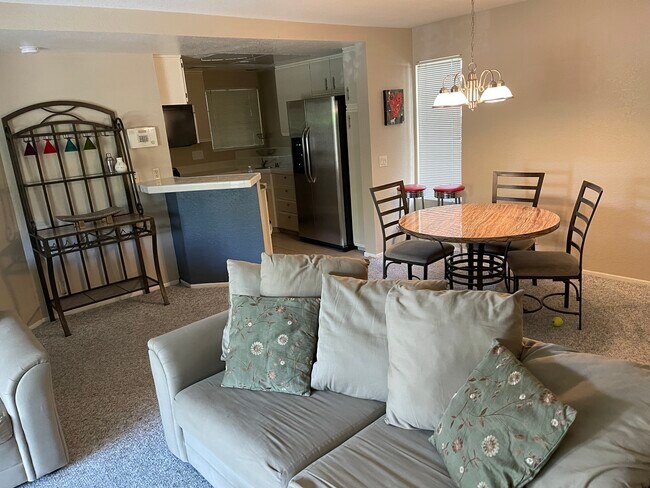 Foto del edificio - 2700 Lawrence Crossley Rd