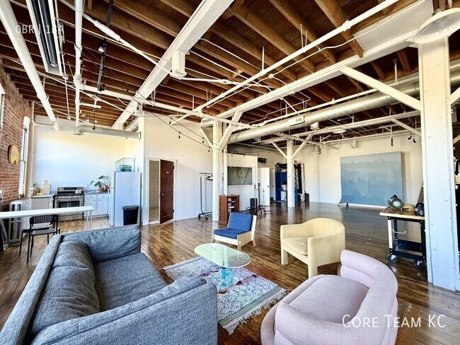 Foto del edificio - 1800 Central St