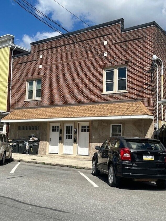 Primary Photo - 233 East Ridge Street