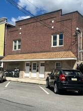 Building Photo - 233 E Ridge St
