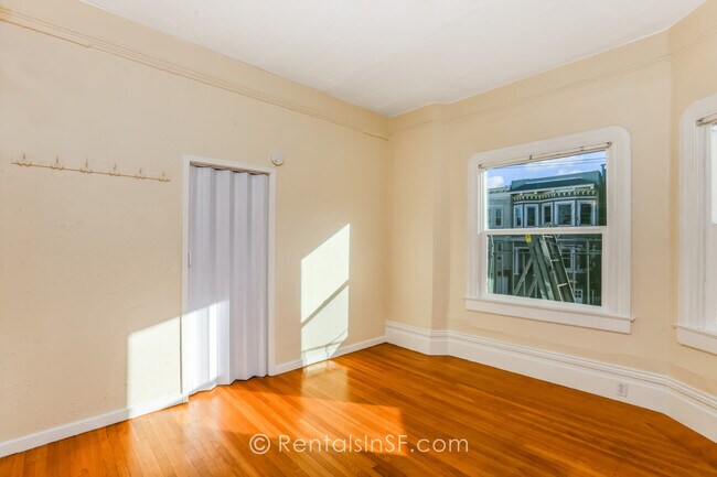 Building Photo - 470 Frederick St