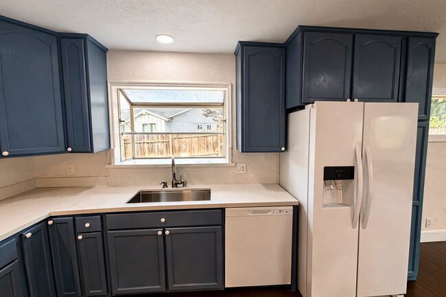 Foto del edificio - 3 bed 2 Bath Home Recently renovated single-family home in Fairfield,
