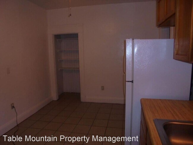 Building Photo - 1 br, 1 bath Apartment - 1330 Huntoon St