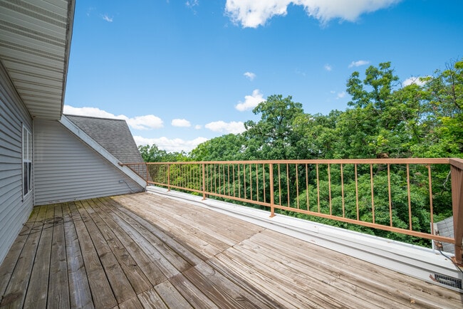 Building Photo - Timber Bluff