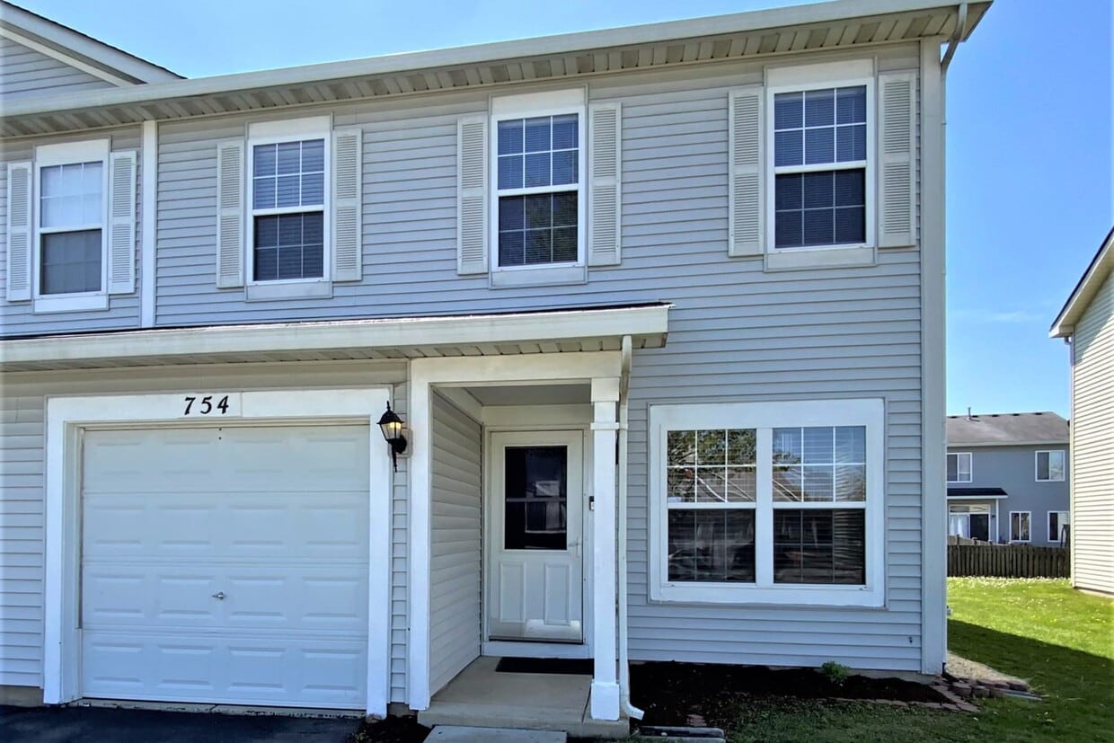 754 S Shannon Dr House Rental in Romeoville, IL
