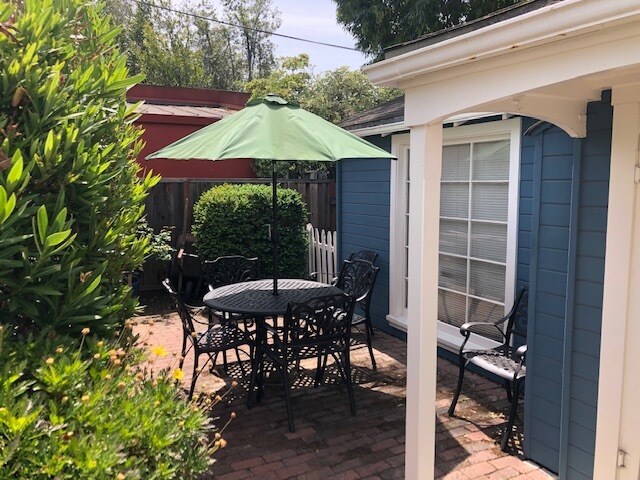 Front patio - 933 Crane St