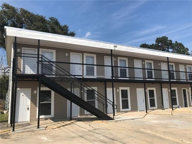 Front Building - 106 N Carter St