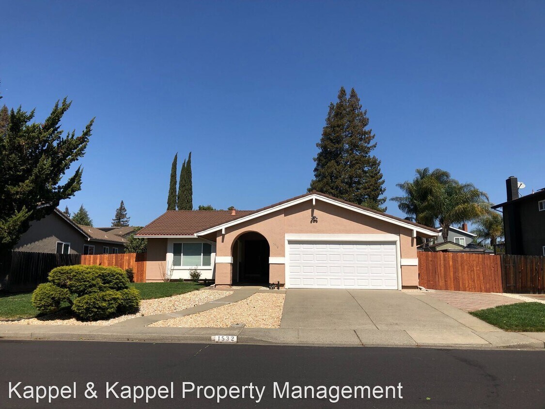 Primary Photo - 3 br, 2 bath House - 1532 Woodcreek Drive