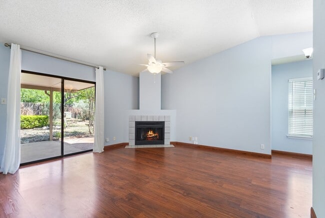 Building Photo - 9929 Village Briar