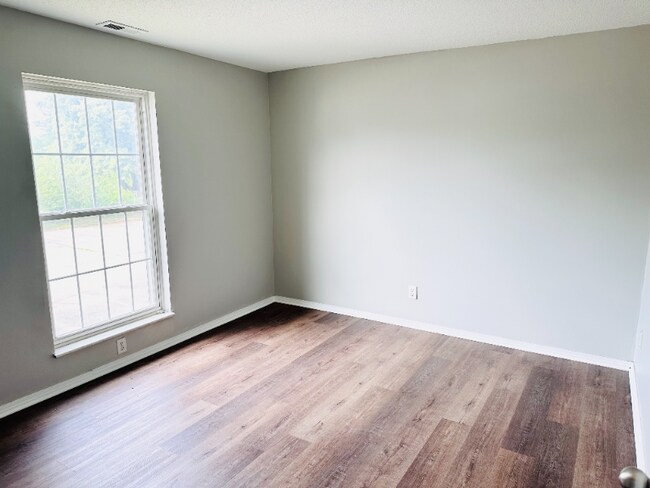 Foto del edificio - 1100 E 6th St