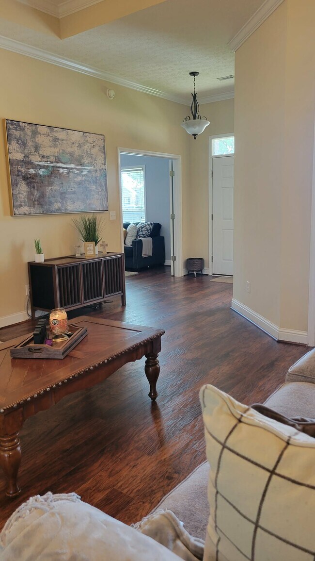 Foto del edificio - 7301 Anna Rose Dr