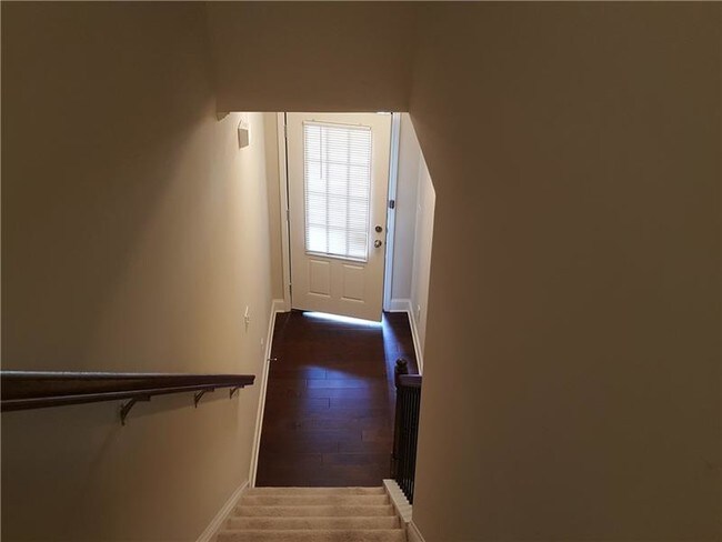 Foto del edificio - 375 Holdings Dr