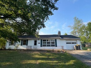 Building Photo - 1814 E Southdowns Dr