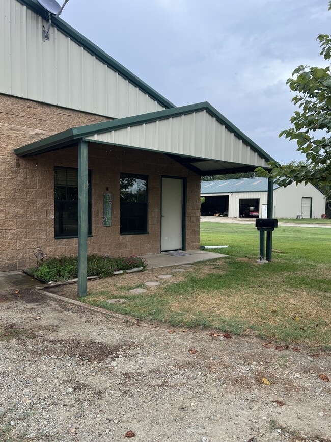 Building Photo - 1976 Co Rd 3507
