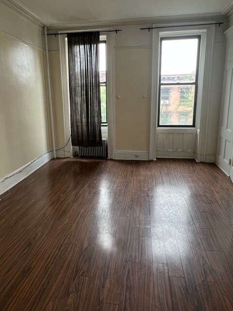 Building Photo - 49 49th St