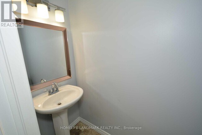 Building Photo - 100 Masterson Crescent