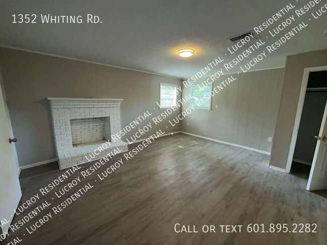 Foto del edificio - 1352 Whiting Rd