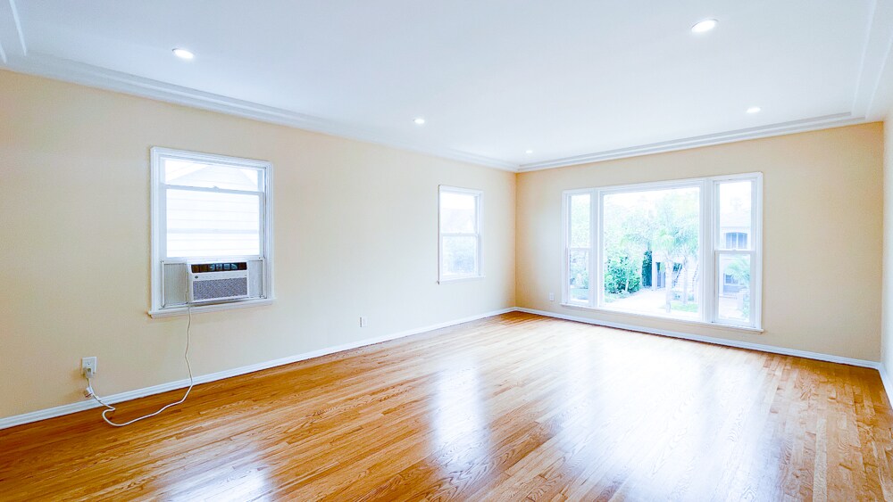 Foto principal - 1231 S Sycamore Ave