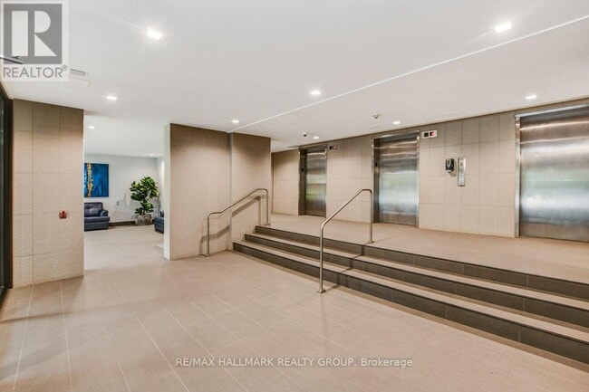 Building Photo - 665 Bathgate Dr