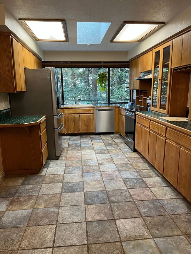 Foto del edificio - Beautiful Large 1 Bedroom Apartment in McMinnville