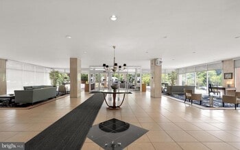 Building Photo - 10401 Grosvenor Pl