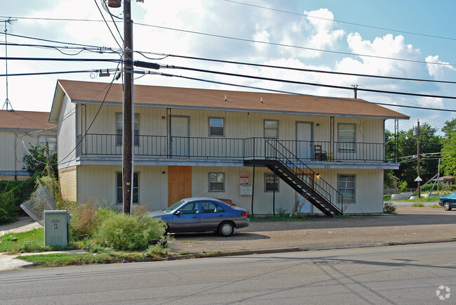 Building Photo - 511-512 Gilmer St