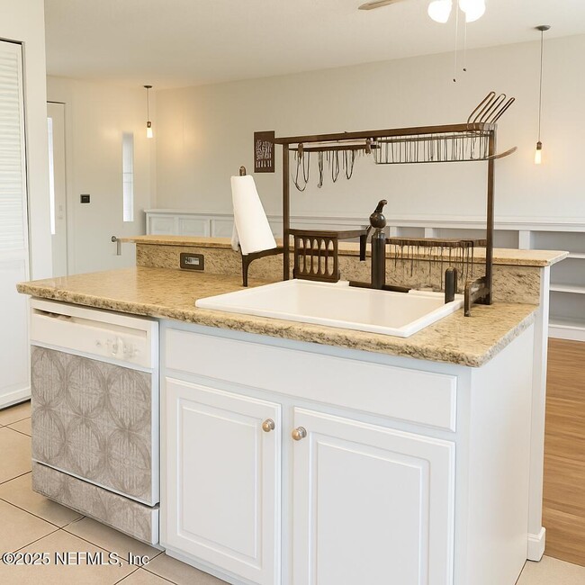 Building Photo - 4025 Grande Vista Blvd