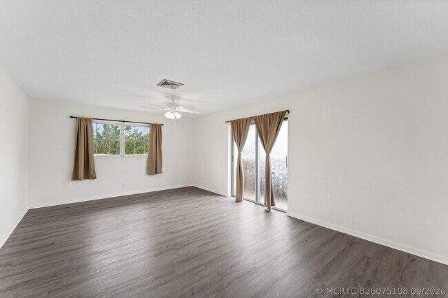 Foto del edificio - 408 Pine Tree Ct
