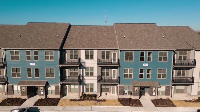 Building Photo - Founders Pointe Apartments