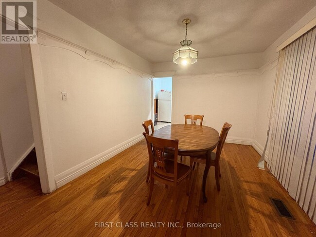 Building Photo - 2471 Gerrard St E