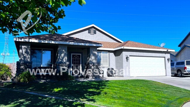 Building Photo - 5 Bed, 2 Bath Victorville Home!!!!!