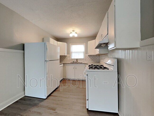Foto del edificio - 5616 E 102nd St
