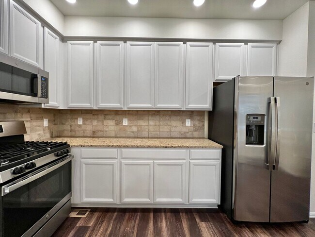 Foto del edificio - Looking for a new place to call home? Look...