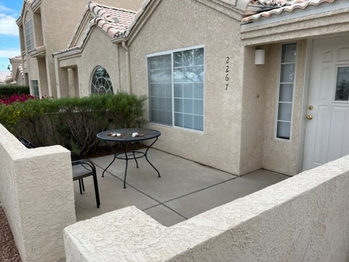 Foto principal - 2BR 2BA Fully Furnished Townhome with Util...