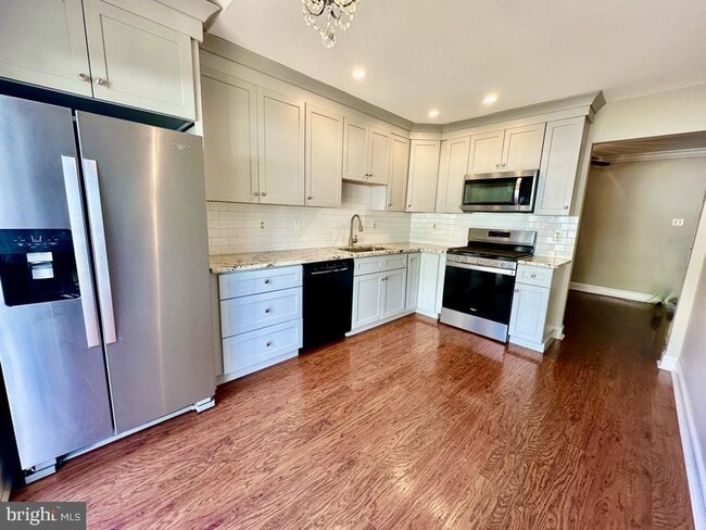 Foto del edificio - 22 Honey Locust Ln