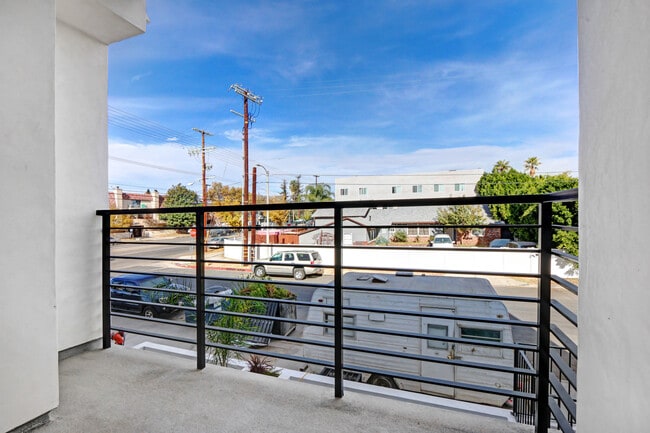 Building Photo - 13654 Bassett St