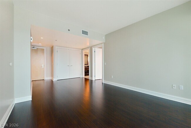 Building Photo - 2700 S Las Vegas Blvd