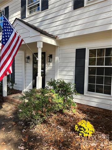 Foto del edificio - 422 Sunnywood Ln
