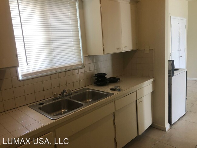 Building Photo - 3 br, 2 bath House - 3460 CHARLESTON BLVD