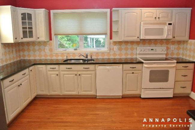Foto del edificio - 1028 forest hills ave