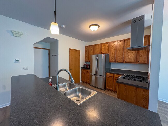 Foto del edificio - 1453 Millbrook Dr