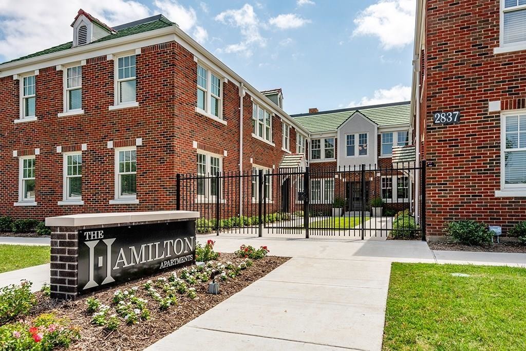 Foto principal - 2837 Hemphill St